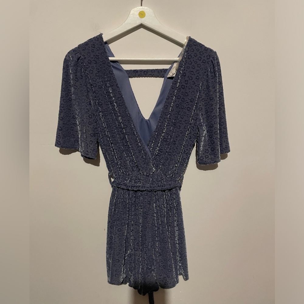 Sadie & Sage Velvet Floral Accent‎ Romper size large